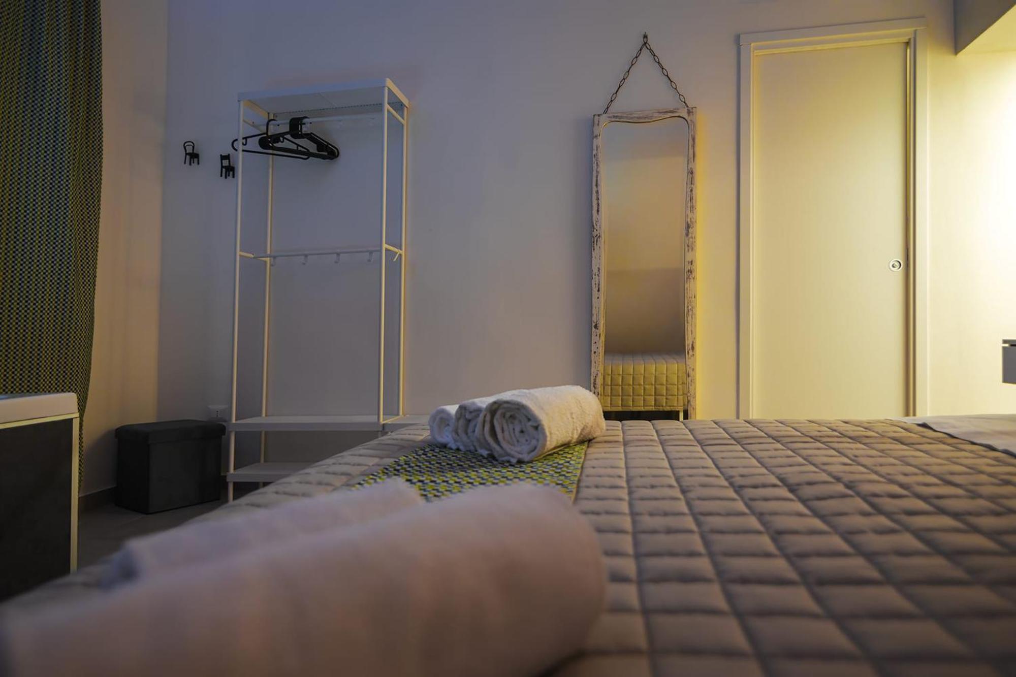 סירקוזה Essenza Suite Siracusa Con Jacuzzi Privata מראה חיצוני תמונה